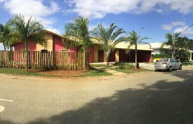 Imagem: A casa em condomínio possui 4 Dormitórios, 1 Banheiro, 5 Vagas