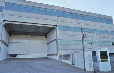 Imagem: O depósito possui 5 Vagas na garagem, 3.600m² de Área e