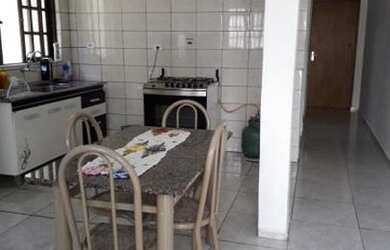 Imagem: A casa possui 2 Dormitórios, 2 Banheiros e 150m² de Área