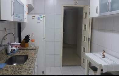 Imagem: A casa possui 3 Dormitórios, 2 Banheiros, 2 Vagas na garagem