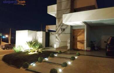 Imagem: A casa em condomínio possui 3 Dormitórios, 1 Banheiro, 4 Vagas