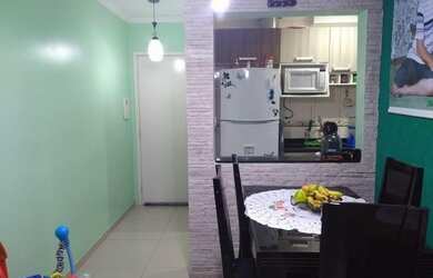 Imagem: O apartamento possui 2 Dormitórios, 1 Banheiro, 1 Vaga na garagem