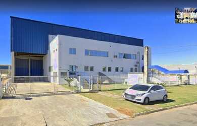 Imagem: O depósito possui 2 Vagas na garagem e 1090m² de Área e está