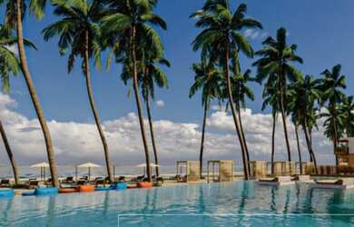 Imagem 2: Terreno Beira Mar pé na areia na praia do Patacho condomínio fechado...