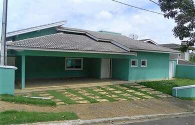 Imagem: A casa em condomínio possui 4 Dormitórios, 5 Banheiros, 4