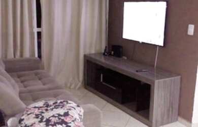 Imagem: O apartamento possui 3 Dormitórios, 1 Banheiro, 1 Vaga na garagem