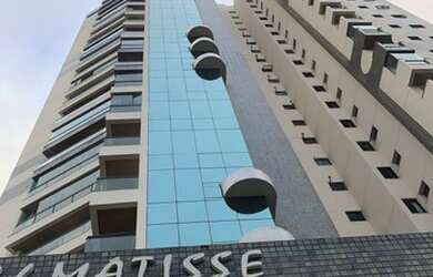 Imagem: O apartamento possui 4 Dormitórios, 2 Banheiros, 2 Vagas na