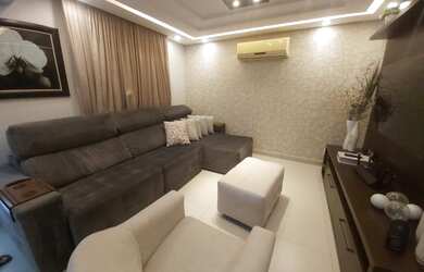 Imagem: A casa possui 3 Dormitórios, 5 Banheiros, 5 Vagas na garagem