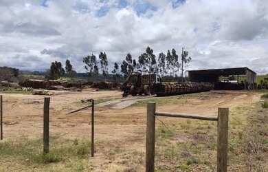 Imagem 10: Fazenda em Gália. Varandae32m² de Área