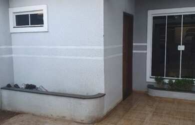 Imagem: A casa possui 3 Dormitórios, 1 Banheiro, 100m² de Área e