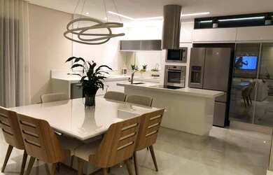 Imagem 3: Oportunidade. Piscina, Churrasqueira, 380m² de Áreae3 Vagas na garagem