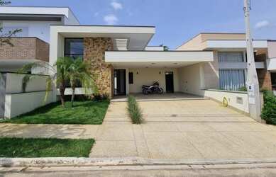 Imagem 1: Linda casa com piscina a venda no condomínio Portal das Monções em...