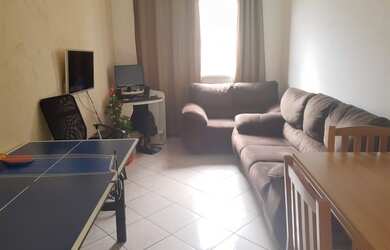 Imagem: O apartamento possui 2 Dormitórios, 1 Banheiro, 1 Vaga na garagem