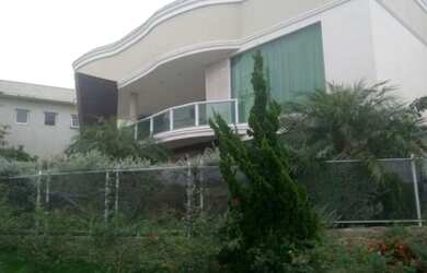 Imagem: A casa em condomínio possui 5 Dormitórios, 4 Banheiros, 4