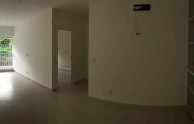 Imagem: O apartamento possui 2 Dormitórios, 1 Banheiro, 2 Vagas na