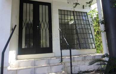 Imagem: O depósito para alugar possui e está localizado em São João