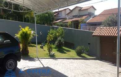 Imagem: A casa possui 4 Dormitórios, 3 Banheiros, 1.010m² de Área