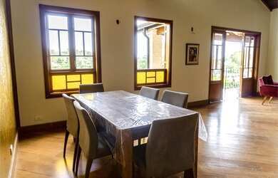 Imagem 2: Casa de condomínio para venda tem 361 metros quadrados!