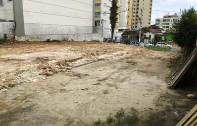 Imagem: O terreno possui 408m² de Área e está localizado em Centro