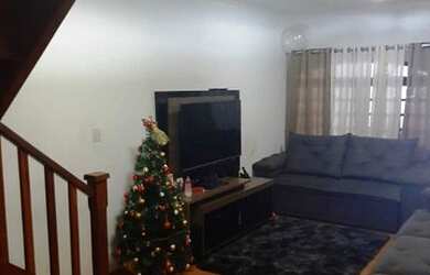 Imagem: A casa possui 2 Dormitórios, 2 Banheiros, 1 Vaga na garagem