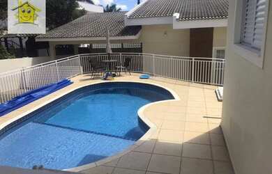 Imagem: A casa em condomínio à venda possui 5 Dormitórios, 5 Banheiros