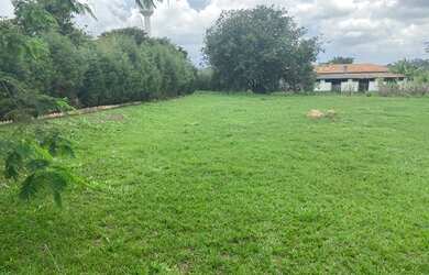 Imagem 12: Condomínio fechado. Piscina, Churrasqueira, 5.000m² de Áreae3 Banheiros