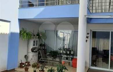 Imagem 7: Sobrado de Alto Padrão para Venda com Piscina no Alto de Santana