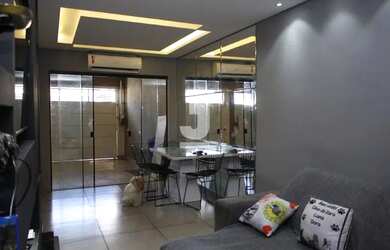 Imagem: A casa possui 2 Dormitórios, 2 Banheiros, 2 Vagas na garagem