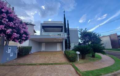 Imagem: A casa em condomínio possui 3 Dormitórios, 4 Banheiros, 4