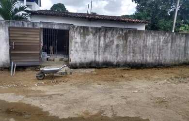 Imagem: A casa possui 2 Dormitórios, 1 Banheiro, 500m² de Área e