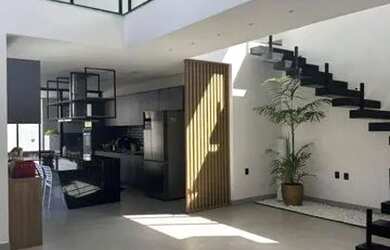 Imagem: A casa em condomínio possui 4 Dormitórios, 5 Banheiros, 2