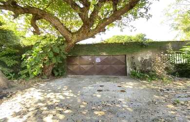 Imagem: A casa possui 4 Dormitórios, 2 Banheiros, 200m² de Área e