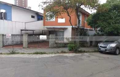 Imagem: A casa possui 3 Dormitórios, 2 Banheiros, 3 Vagas na garagem