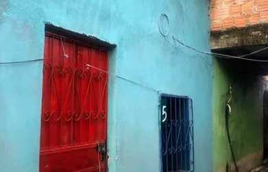 Imagem: A casa possui 2 Dormitórios, 1 Banheiro e está localizado