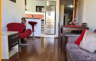 Imagem: O apartamento possui 2 Dormitórios, 1 Banheiro, 1 Vaga na garagem