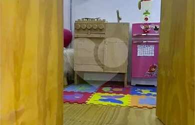 Imagem: A casa em condomínio possui 2 Dormitórios, 3 Banheiros, 2