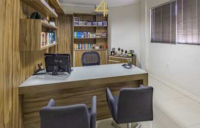 Imagem 12: Sala comercial em frente ao fórum de Tubarão com duas frentes