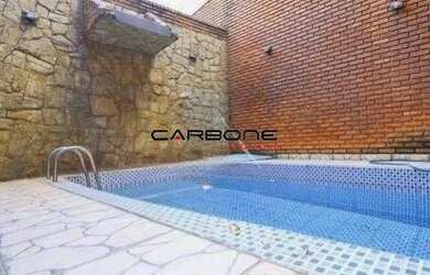 Imagem: A casa possui 4 Dormitórios, 2 Banheiros, 2 Vagas na garagem