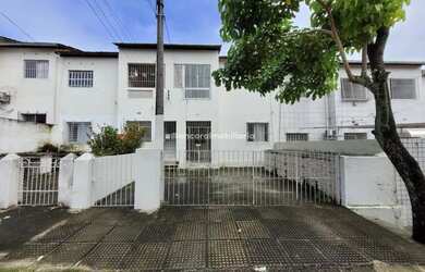 Imagem: A casa possui 3 Dormitórios, 1 Banheiro, 1 Vaga na garagem