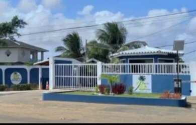 Imagem: A casa possui 3 Dormitórios, 5 Vagas na garagem e está localizado