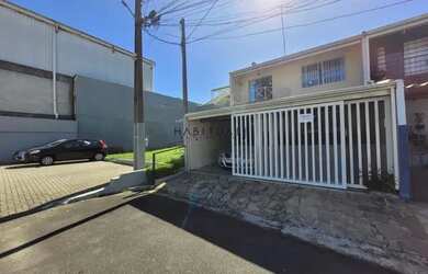 Imagem: A casa possui 4 Dormitórios, 2 Banheiros, 2 Vagas na garagem