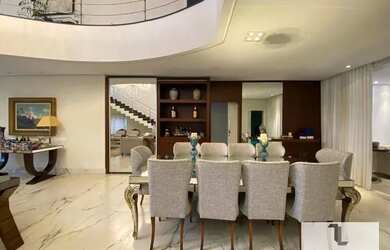 Imagem: A casa em condomínio possui 5 Dormitórios, 5 Banheiros, 2