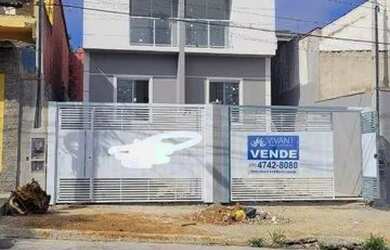 Imagem: A casa possui 2 Dormitórios, 2 Banheiros, 2 Vagas na garagem