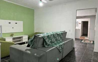 Imagem: A casa possui 2 Dormitórios, 1 Banheiro e está localizado