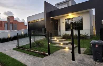 Imagem: A casa possui 3 Dormitórios, 3 Banheiros, 2 Vagas na garagem