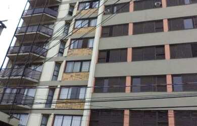 Imagem: O apartamento possui 3 Dormitórios, 1 Banheiro, 2 Vagas na