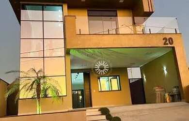 Imagem: A casa em condomínio possui 4 Dormitórios, 3 Banheiros, 3