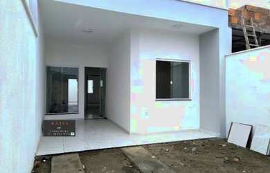 Imagem: A casa possui 2 Dormitórios, 2 Banheiros, 2 Vagas na garagem