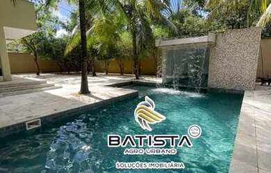 Imagem: A casa possui 5 Dormitórios, 5 Banheiros, 4 Vagas na garagem