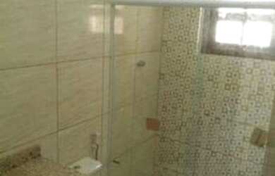 Imagem: A casa possui 3 Dormitórios, 2 Banheiros, 1 Vaga na garagem